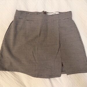 Hollister Black and White Mini Skirt